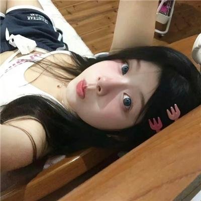 桃花含露又春风